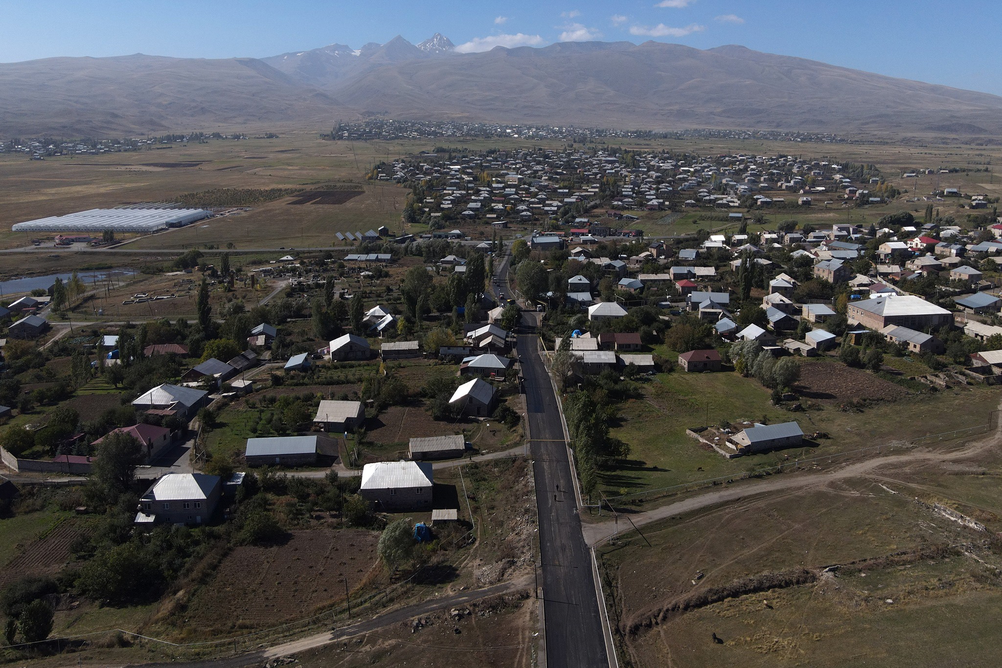 Միջին նորոգման աշխատանքներ են տարվում Հ-4, Երևան-Եղվարդ-Արագյուղ-Հարթավան-/Մ-3/ ճանապարհի մի հատվածում