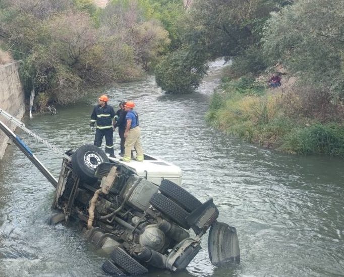 Վայոց ձորում բեռնատարն ընկել է գետը. կան տուժածներ