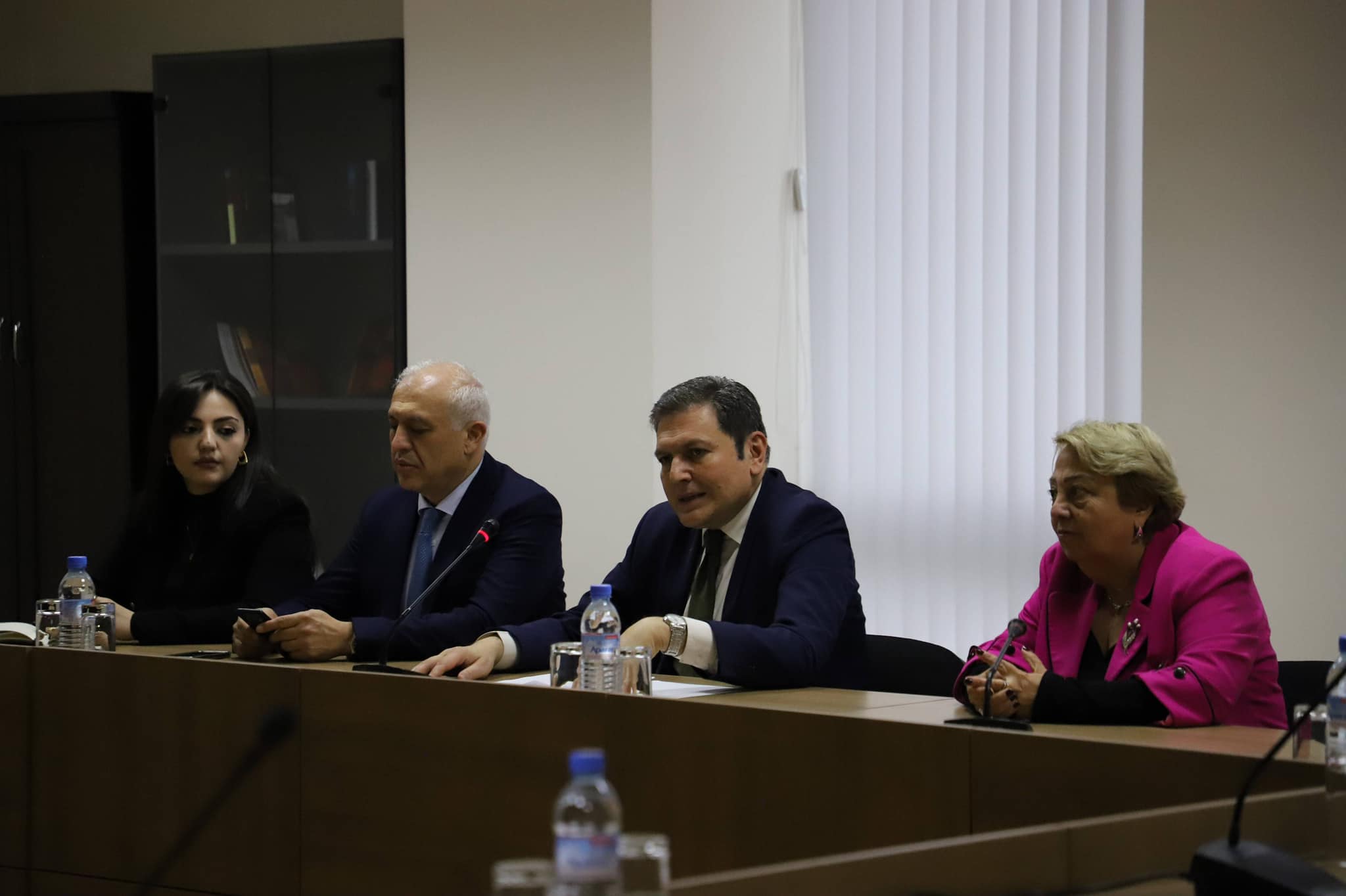 ԱԳ նախարարի տեղակալը հանդիպել է Հունգարիայի Հայ ինքնավարության պատվիրակության հետ