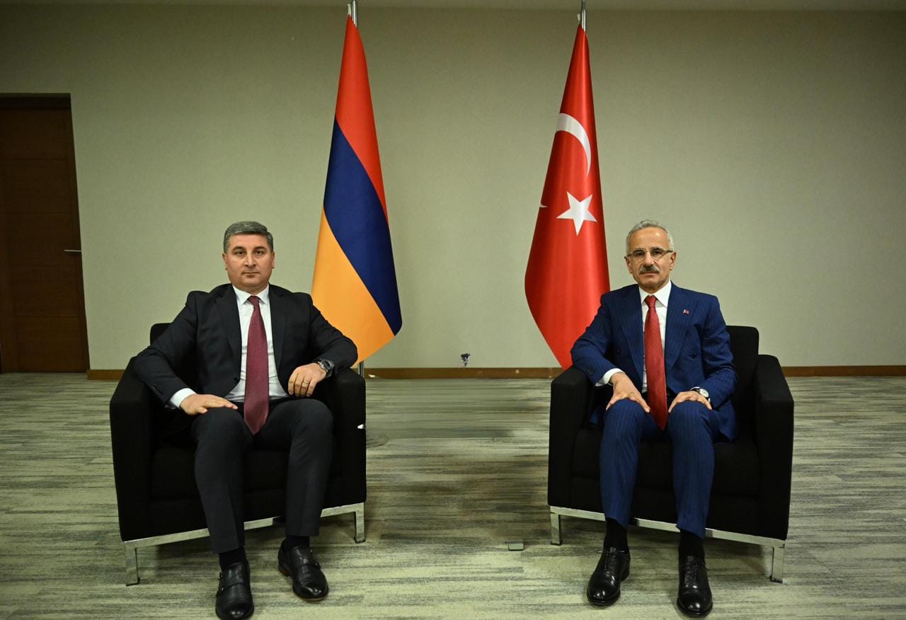 Գնել Սանոսյանը երկկողմ հանդիպում է ունեցել Թուրքիայի տրանսպորտի և ենթակառուցվածքների նախարարի հետ