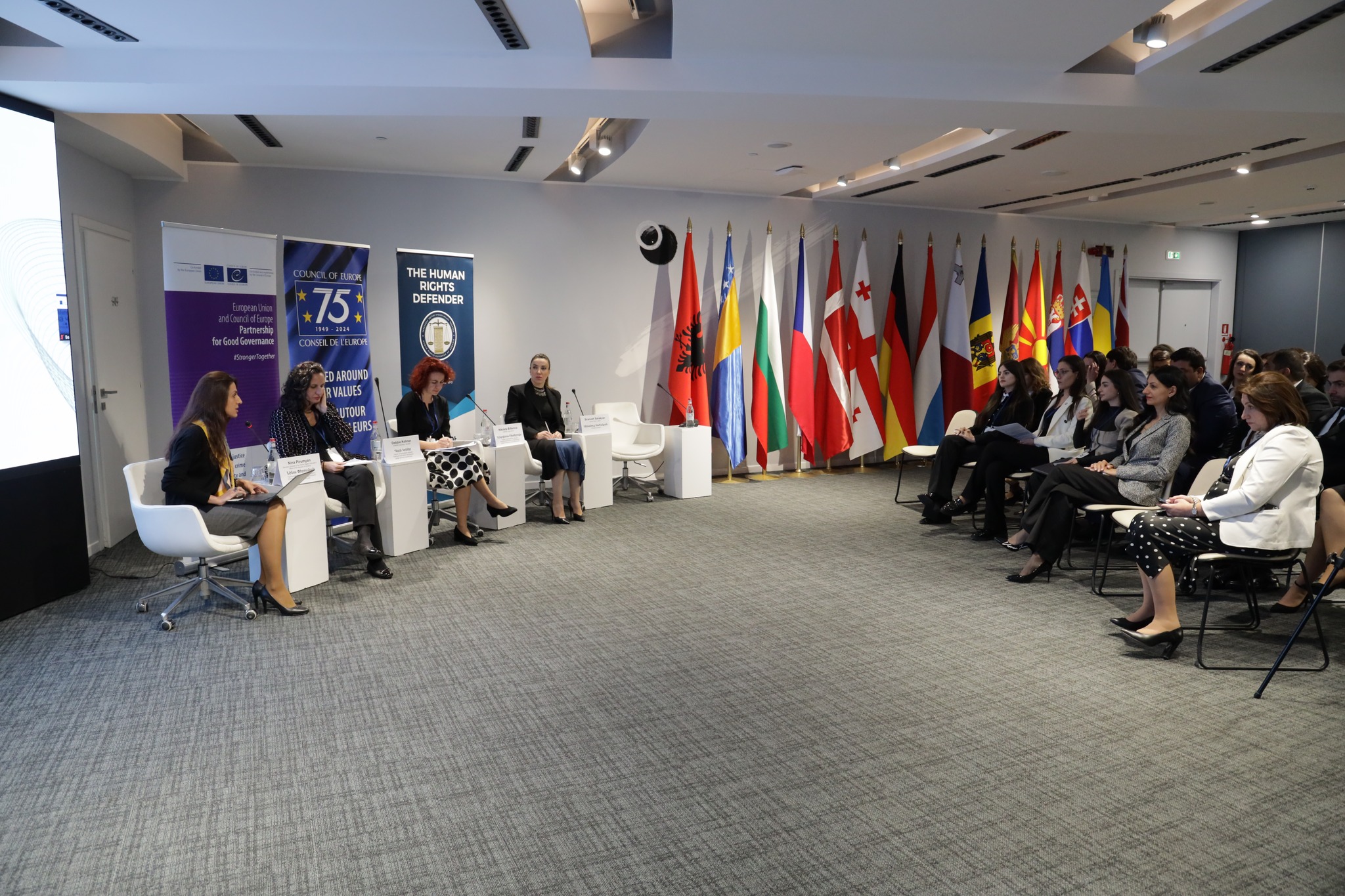 «Ճկունություն և մարտահրավերներ» խորագրով պանելային քննարկումները շարունակվում են