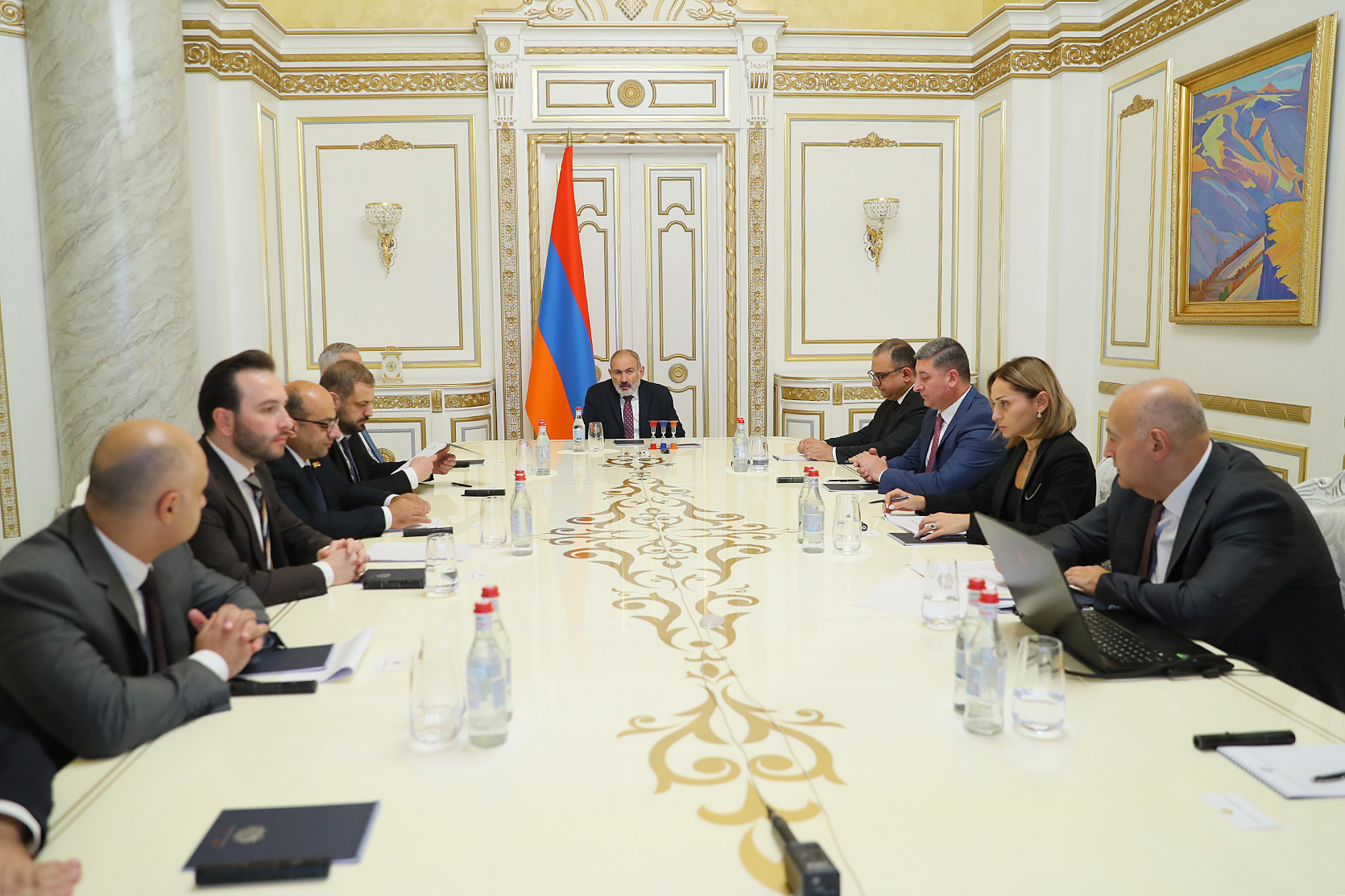 Վարչապետի գլխավորությամբ քննարկվել են էլեկտրաէներգիայի մատակարարման որակի հետ կապված խնդիրները