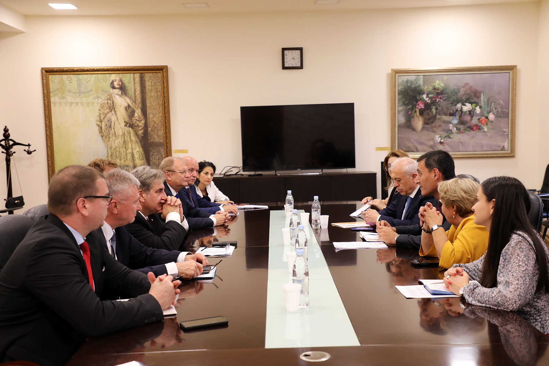 ԿԳՄՍ նախարարի տեղակալը հանդիպել է Հայաստան-Հունգարիա բարեկամական խմբի պատվիրակության հետ