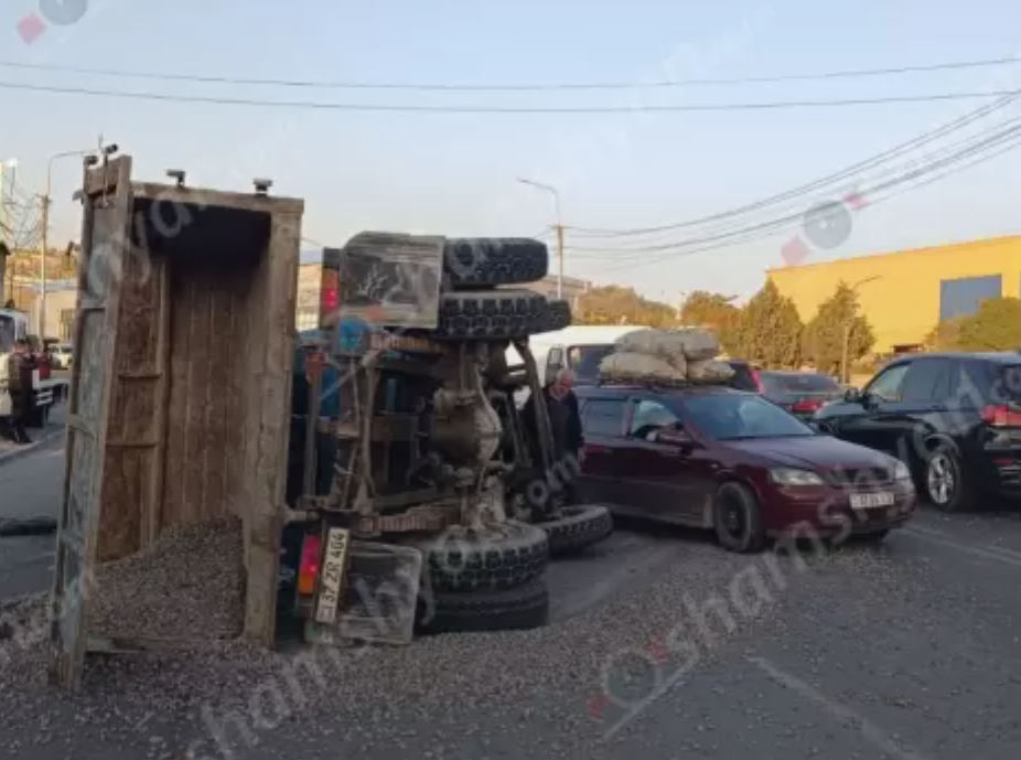 Խոշոր ավտովթար՝ Երևանի Դավիթ Բեկի փողոցում․ կա տուժած