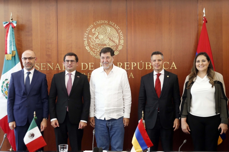 Հակոբ Արշակյանը հանդիպել է Մեքսիկայի Սենատի նախագահի հետ