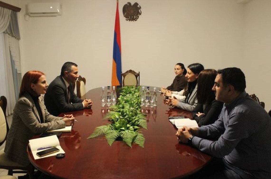 Անահիտ Մանասյանը հանդիպել է Սյունիքի մարզպետի հետ
