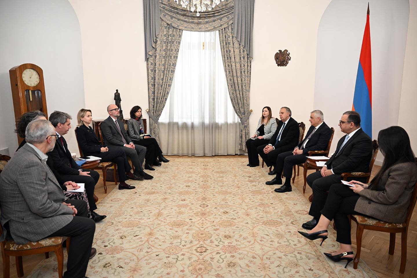 Մհեր Գրիգորյանը և Տիգրան Խաչատրյանն ընդունել են Եվրոպական ներդրումային բանկի փոխնախագահի գլխավորած պատվիրակությանը