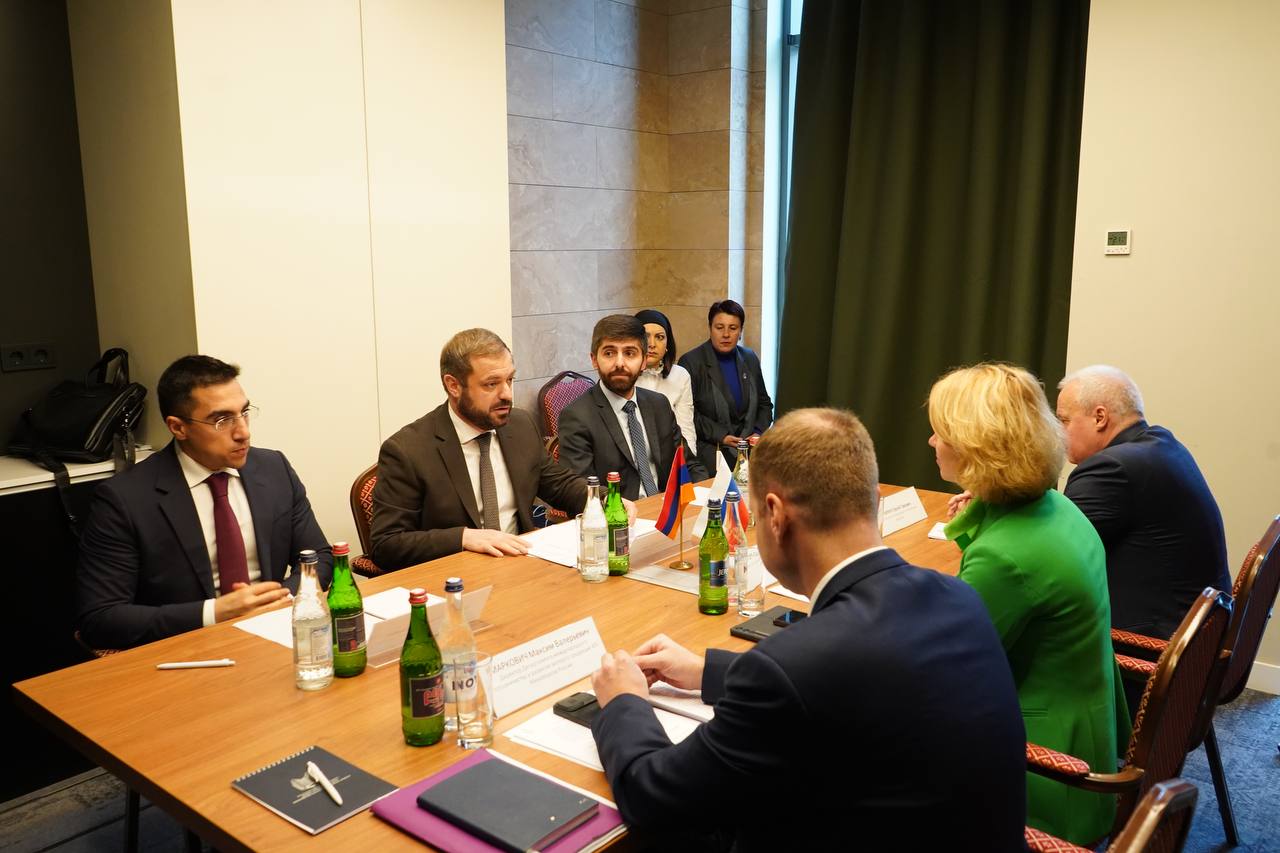 Գևորգ Պապոյանը հանդիպել է ՌԴ գյուղատնտեսության նախարար Օկսանա Լուտի հետ