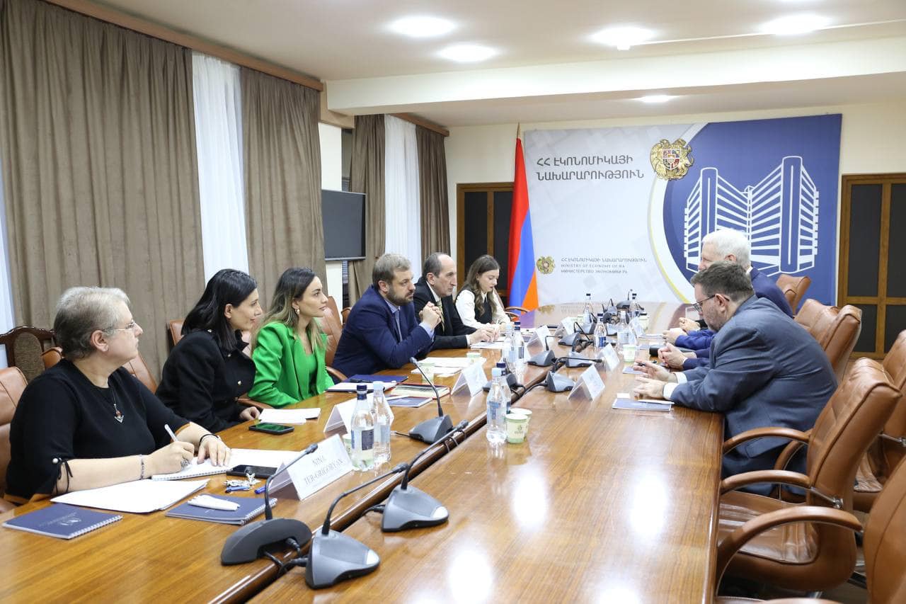Գևորգ Պապոյանը հանդիպում է ունեցել ԱՄՆ Զարգացման ֆինանսական կորպորացիայի գործադիր տնօրենի հետ