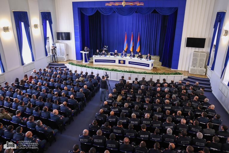 ՆԳ նախարարը հանդիպել է նորաստեղծ Համայնքային և Քրեական ոստիկանությունների ստորաբաժանումների անձնակազմին
