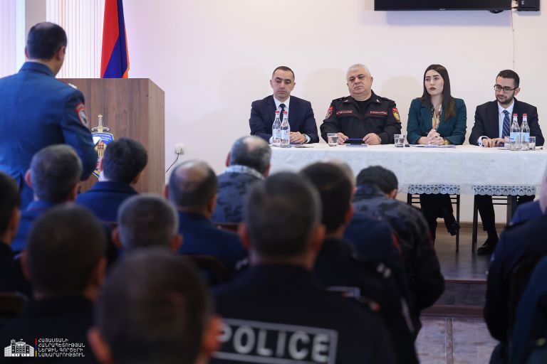 ՆԳ նախարարը Արմավիրում աշխատանքային խորհրդակցություն է անցկացրել