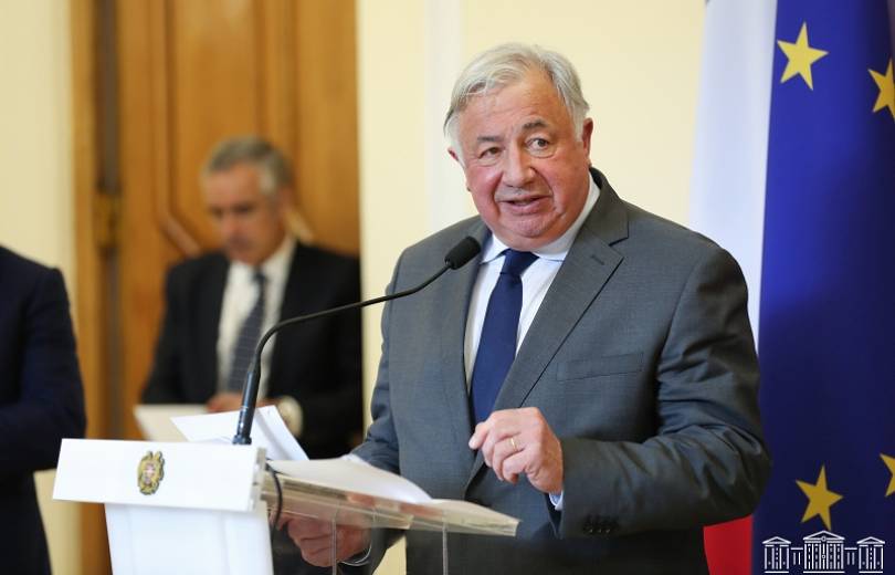 Ֆրանսիայի Սենատի ղեկավարը Բայրուին կոչ է արել խուսափել հրաժարականից