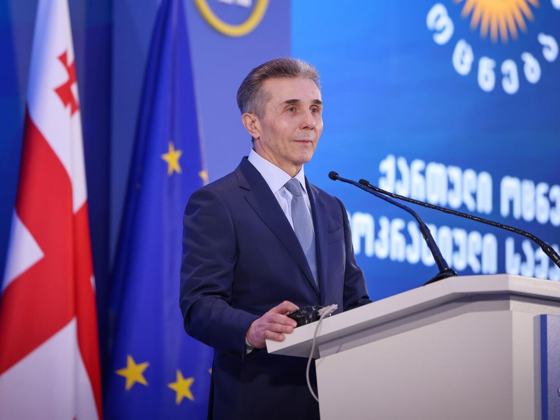 Մակրոնը հեռախոսազրույց է ունեցել Իվանիշվիլիի հետ