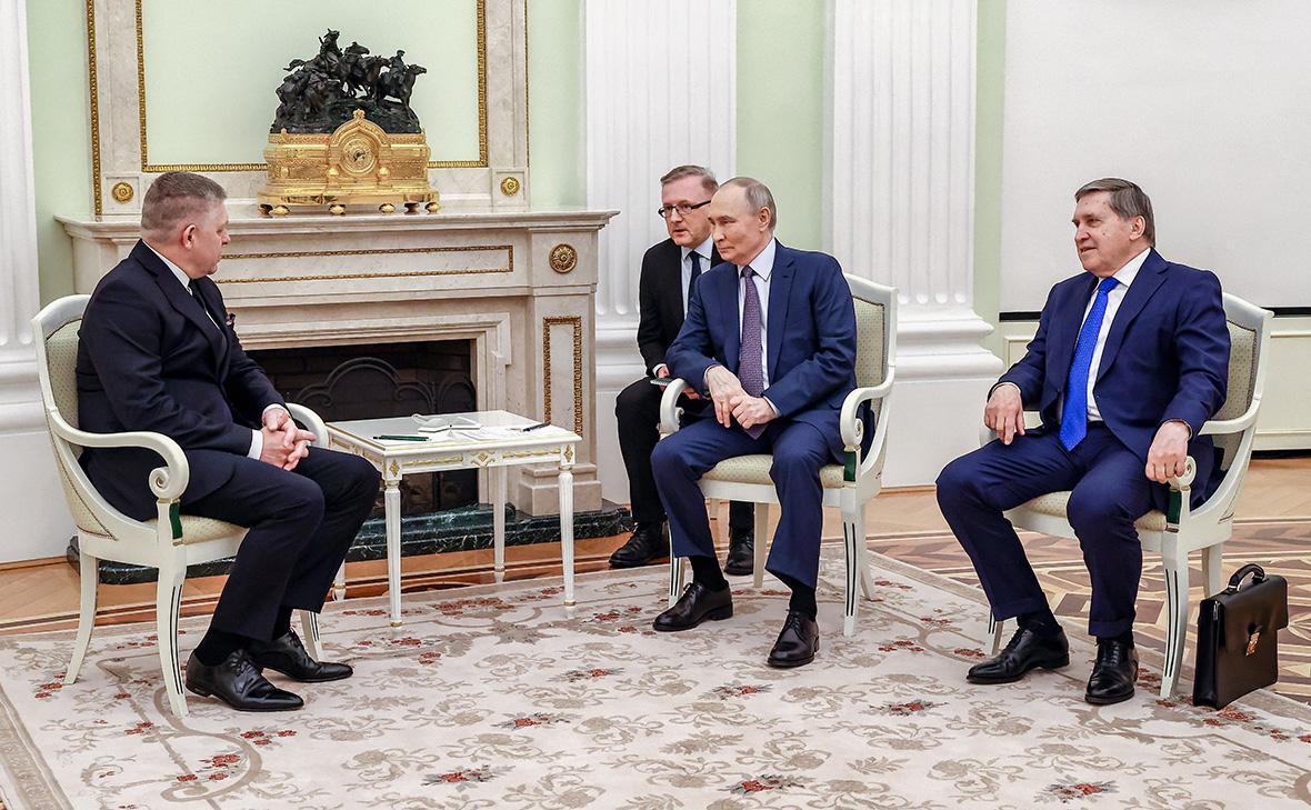 Պուտինը և Ֆիցոն Կրեմլում բանակցում են