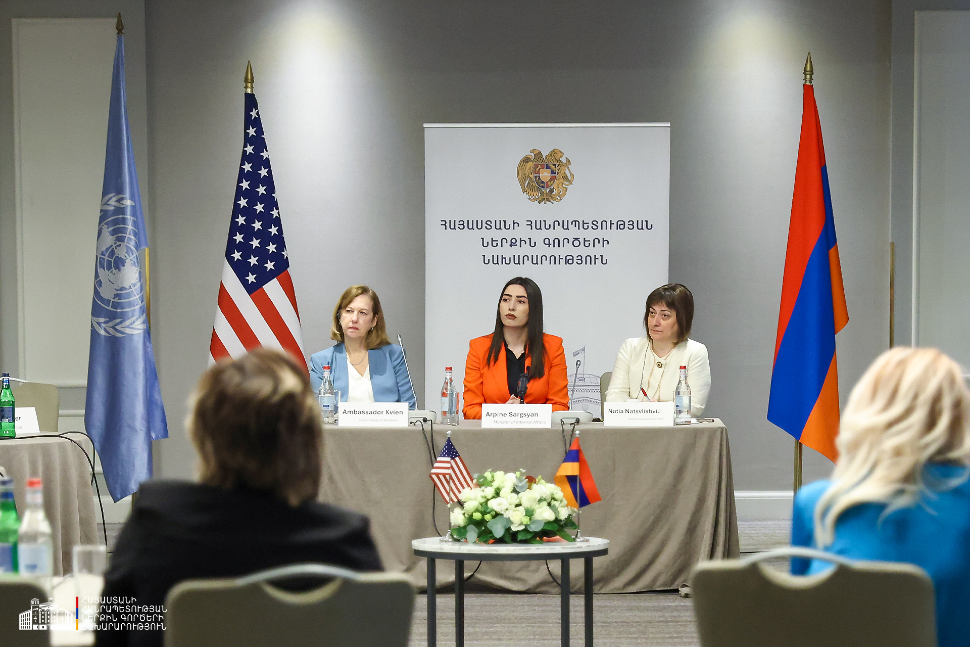 ՆԳ նախարարը, ԱՄՆ դեսպանը և ՄԱԶԾ մշտական ներկայացուցիչը մասնակցել են գենդերային բռնության խնդիրներին նվիրված կլոր սեղան-քննարկմանը