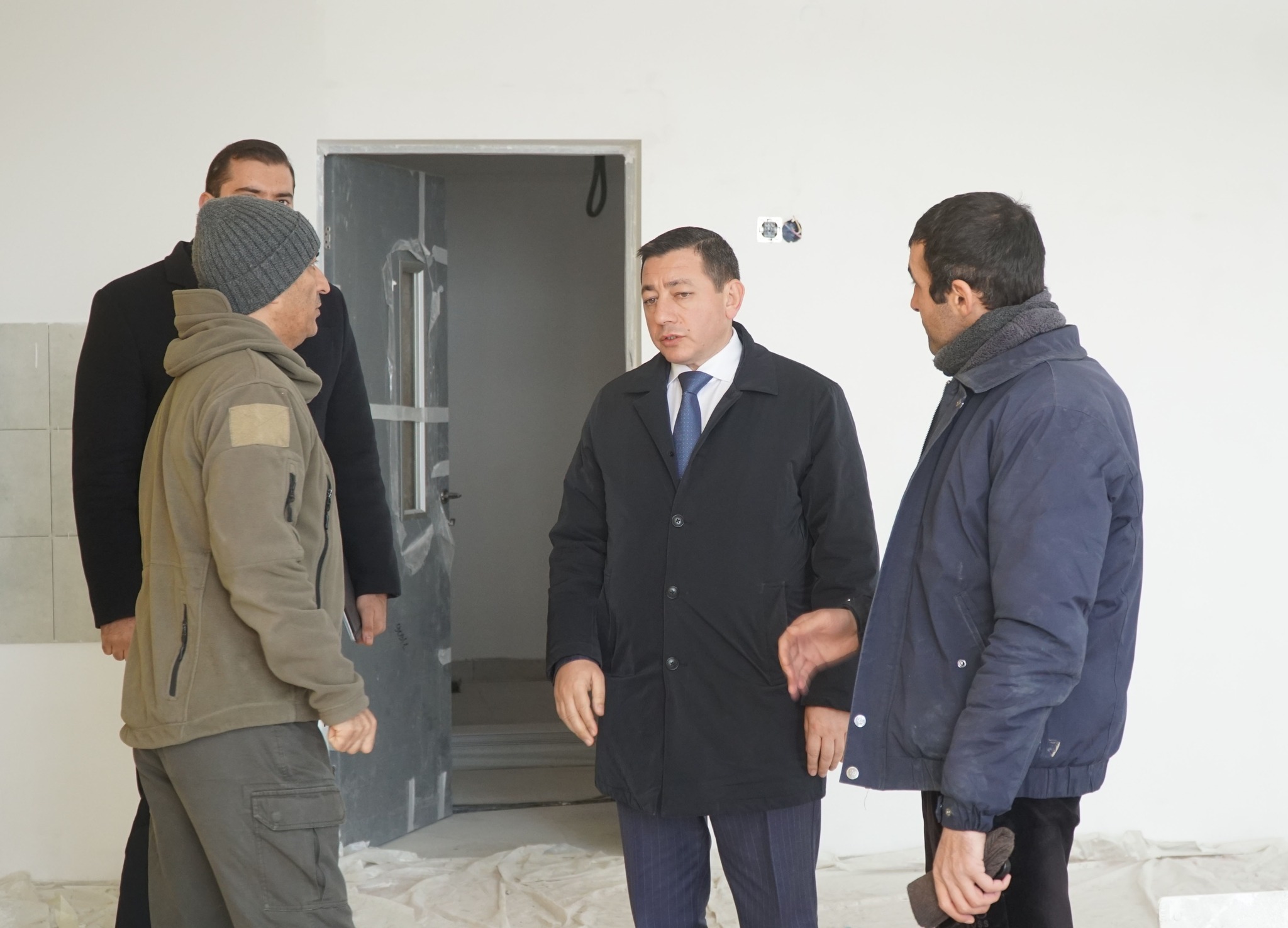 Քաղաքաշինության կոմիտեի նախագահը շրջայց է կատարել Շիրակի մարզում կոմիտեի պատվիրատվությամբ կառուցվող Արեգնադեմի միջնակարգ դպրոցի շինարարական հրապարակում