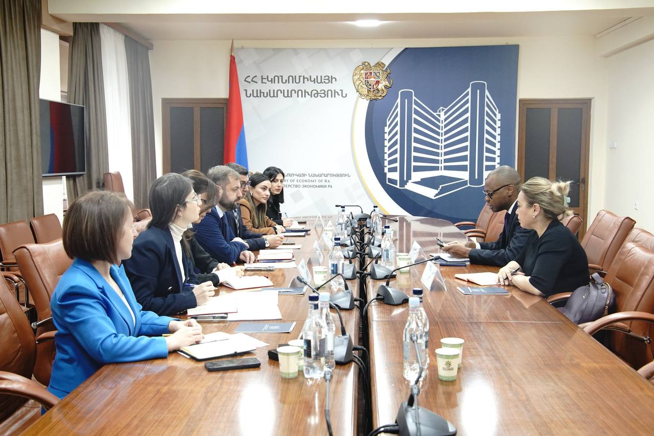 Գևորգ Պապոյանը ՀԲ ներկայացուցչի հետ քննարկել է Հայաստանում զբոսաշրջության ոլորտի զարգացման հեռանկարները