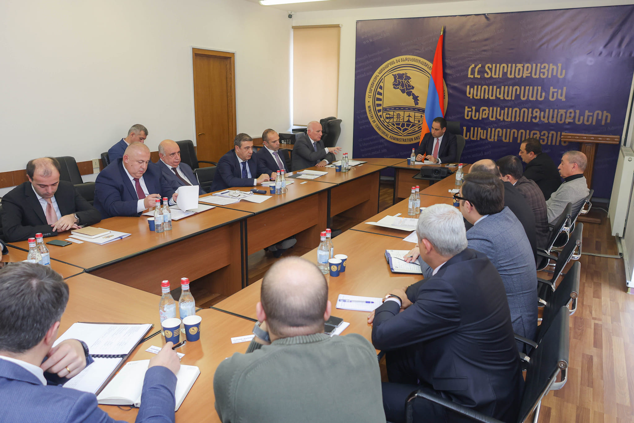 ՀՀ ՏԿԵ նախարարն աշխատանքային խորհրդակցություն է անցկացրել էներգետիկ համակարգի պատասխանատուների հետ