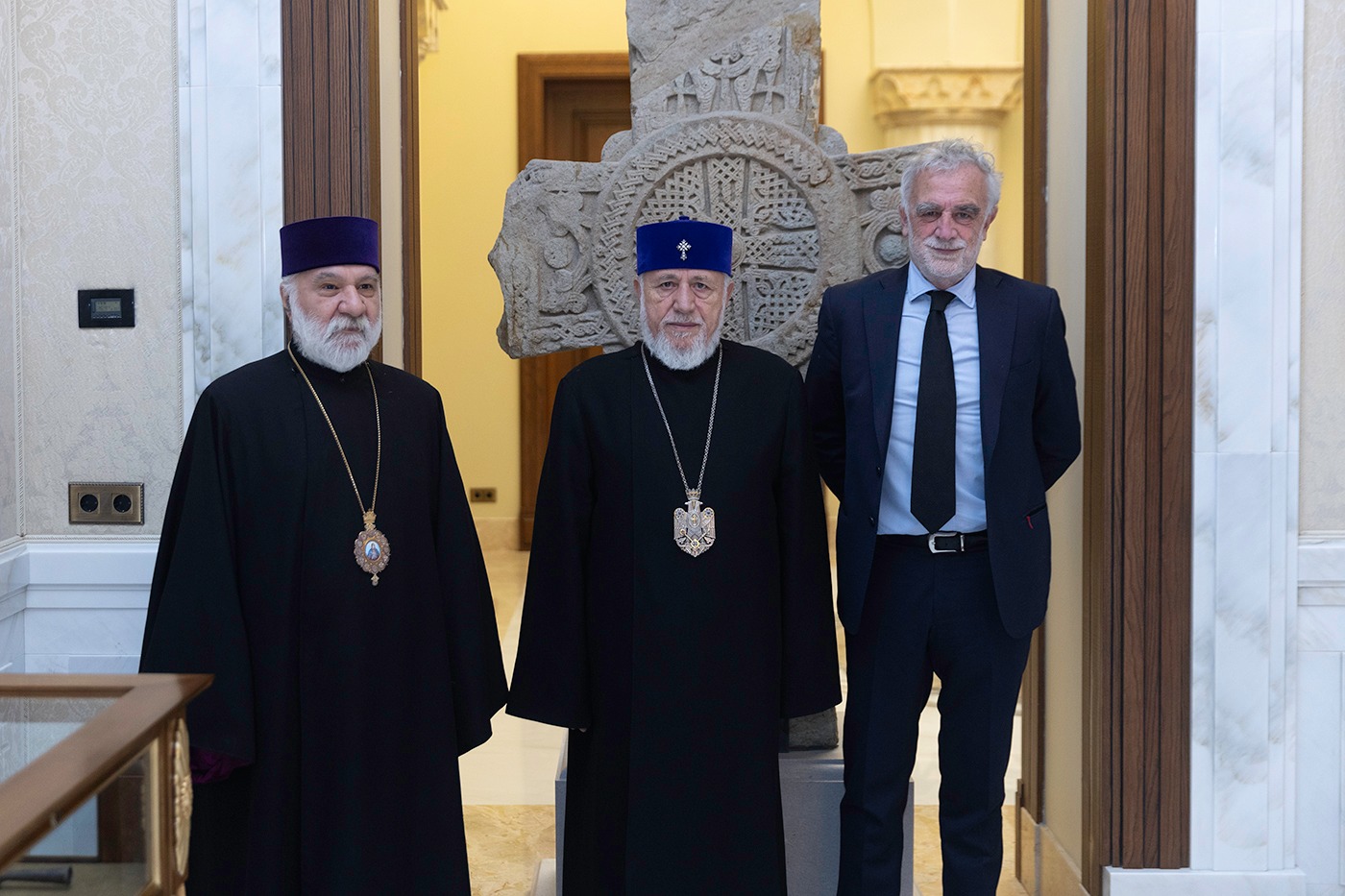 Ամենայն Հայոց Կաթողիկոսն ընդունել է Միջազգային քրեական դատարանի նախկին դատախազին