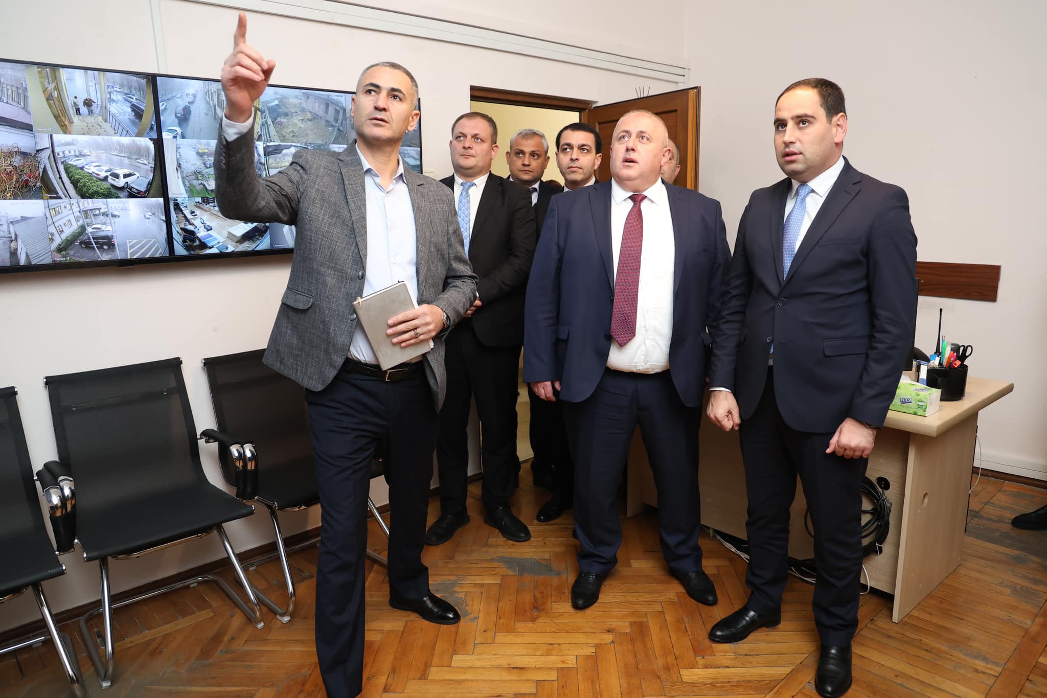 Դավիթ Խուդաթյանը այցելել է «Բարձրավոլտ էլեկտրացանցեր» ՓԲԸ