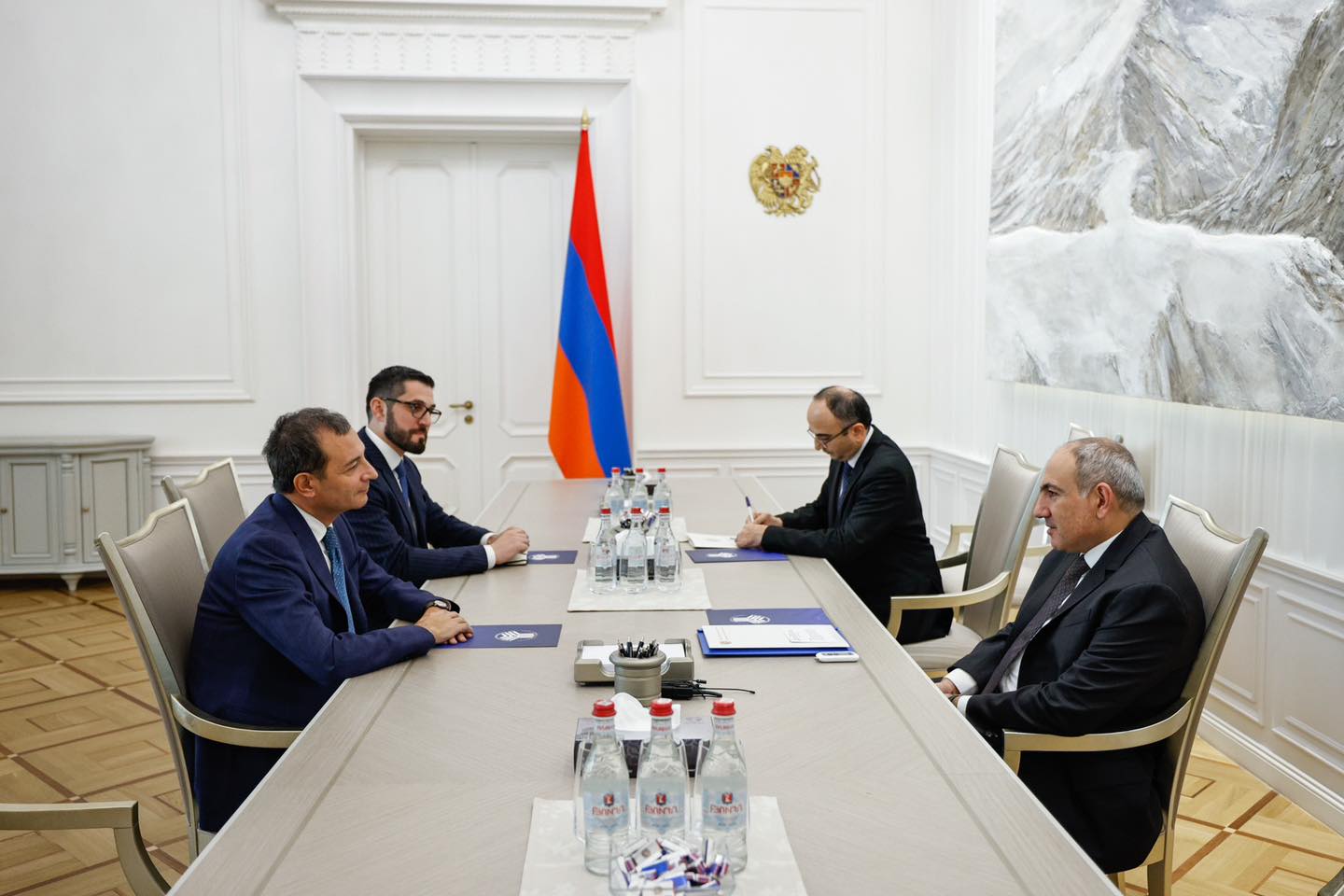 Վարչապետը հրաժեշտի հանդիպում է ունեցել Իտալիայի դեսպանի հետ