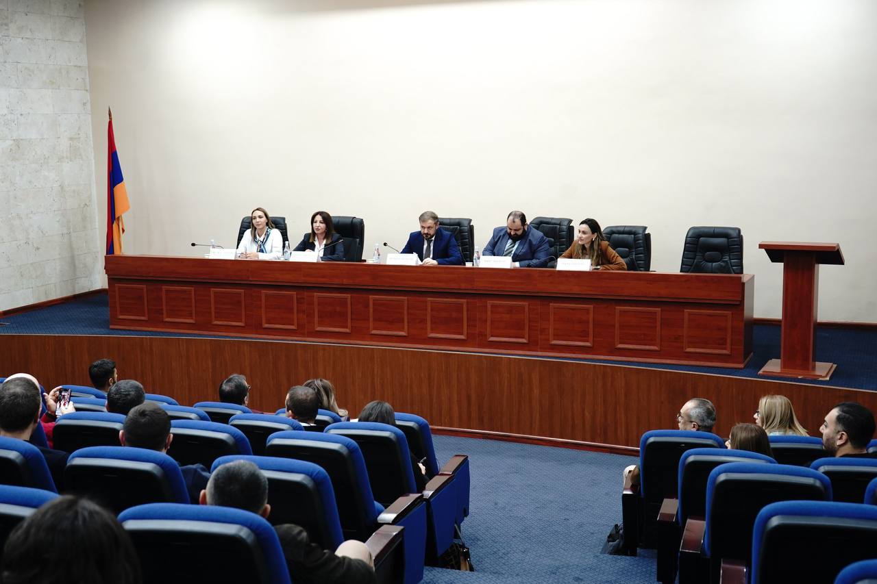 Քննարկվել են Հայաստանում տեքստիլ արդյունաբերության զարգացման միտումները, ոլորտում իրականացվող պետական քաղաքականությունը