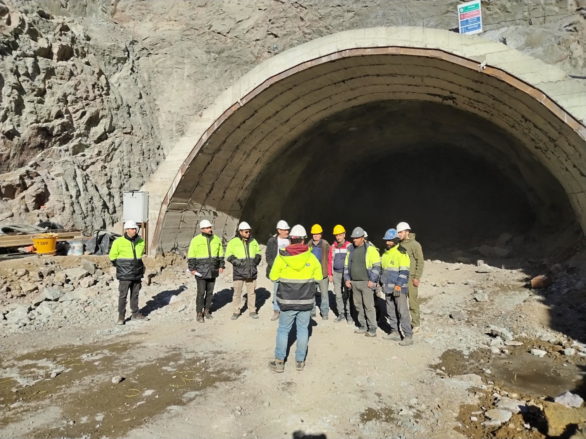 Հյուսիս-հարավ ճանապարհի Տրանշ-4-ի Քաջարան-Ագարակ 32կմ ճանապարհի կառուցումն ակտիվ ընթացքի մեջ է