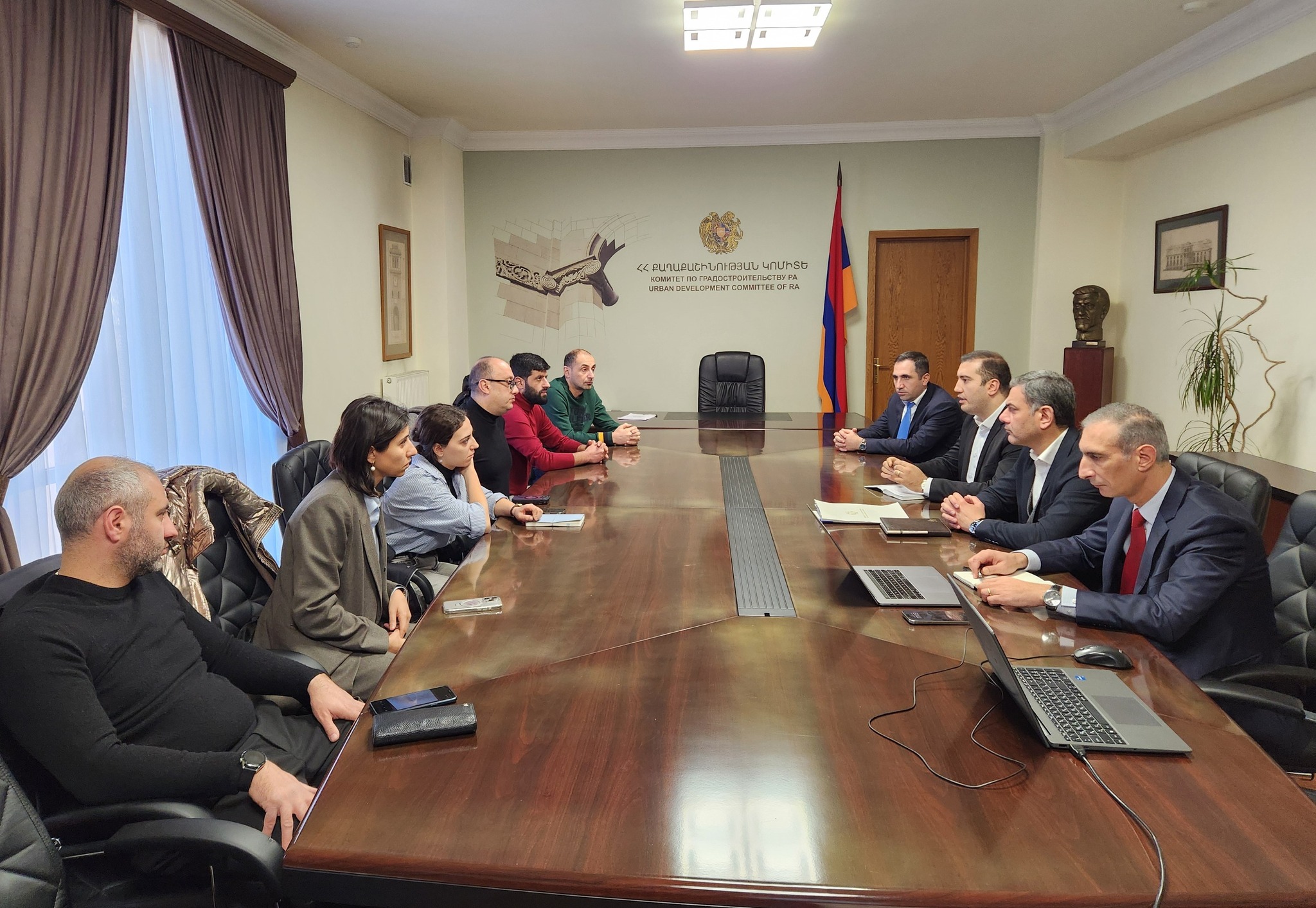 Քաղաքաշինության կոմիտեն շարունակում է քաղաքաշինական թույլտվությունների տրամադրման նպատակով թվային հարթակից օգտվողների հետ քննարկումները