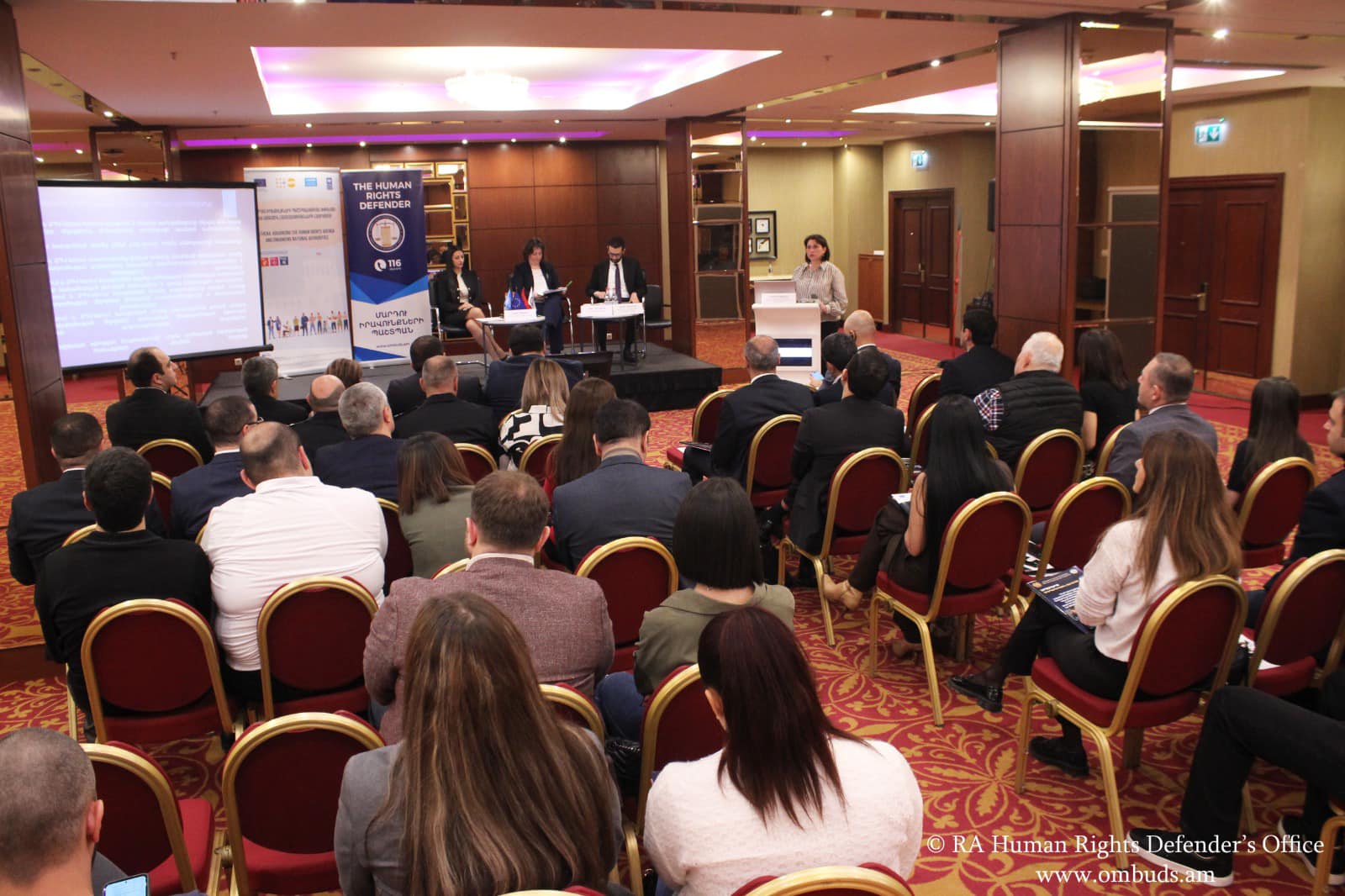 ՄԻՊ-ի նախաձեռնությամբ տեղի է ունեցել քննարկում փակ հաստատություններում հատուկ միջոցների, ֆիզիկական ուժի և զենքի գործադրման հիմնախնդիրների վերաբերյալ 