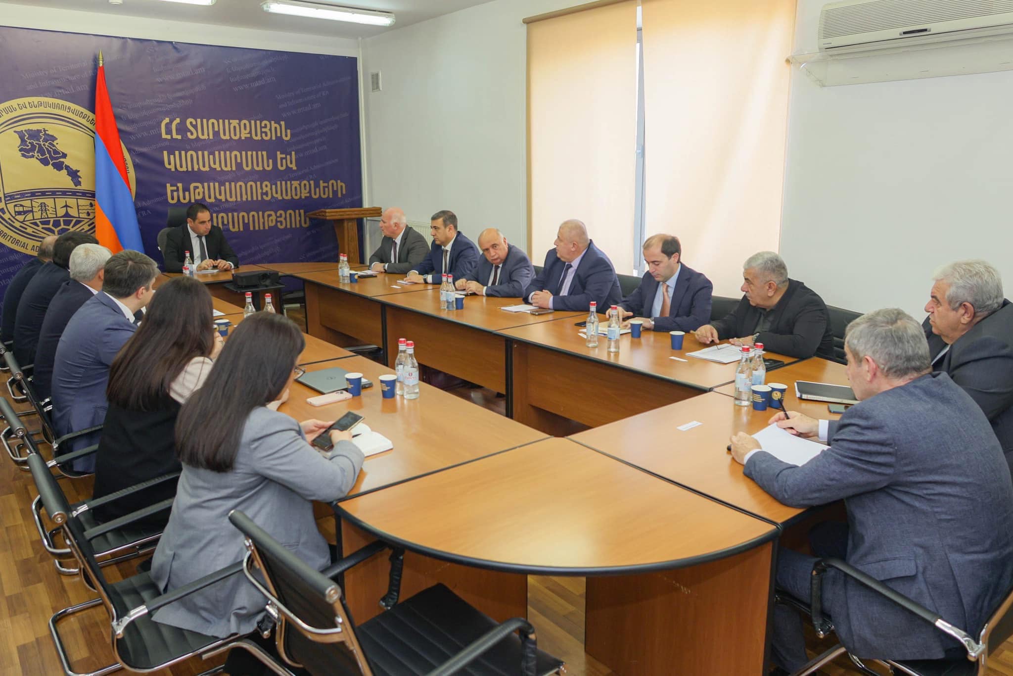 ՏԿԵ նախարարն աշխատանքային խորհրդակցություն է անցկացրել էներգետիկ համակարգի պատասխանատուների հետ