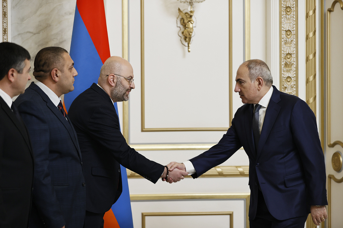 Նիկոլ Փաշինյանն ընդունել է Գյումրիում անցկացված նախնական քվեարկության մասնակիցներին
