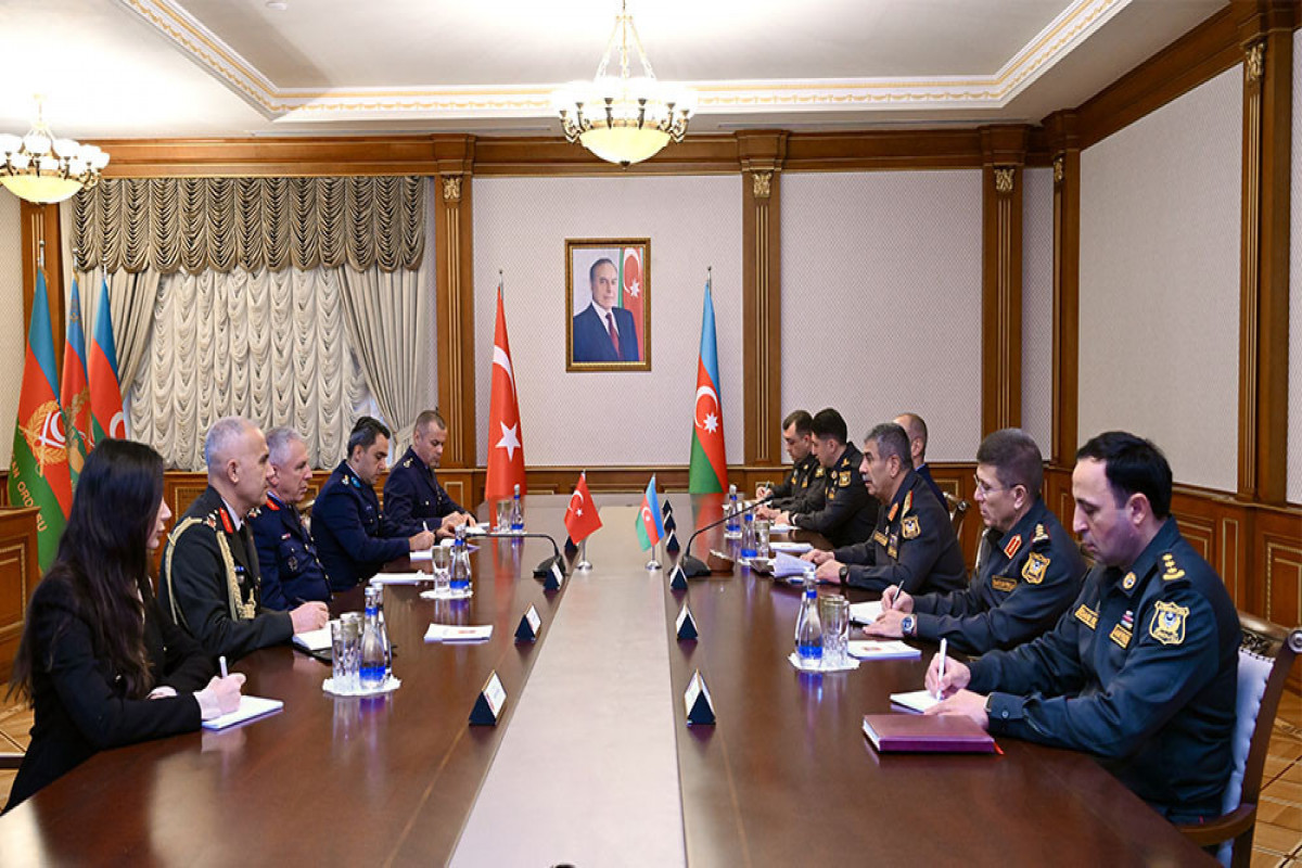Ադրբեջանի պաշտպանության նախարարը թուրքական պատվիրակությանը տեղեկացրել է ադրբեջանա-հայկական սահմանին ներկա օպերատիվ իրավիճակի մասին
