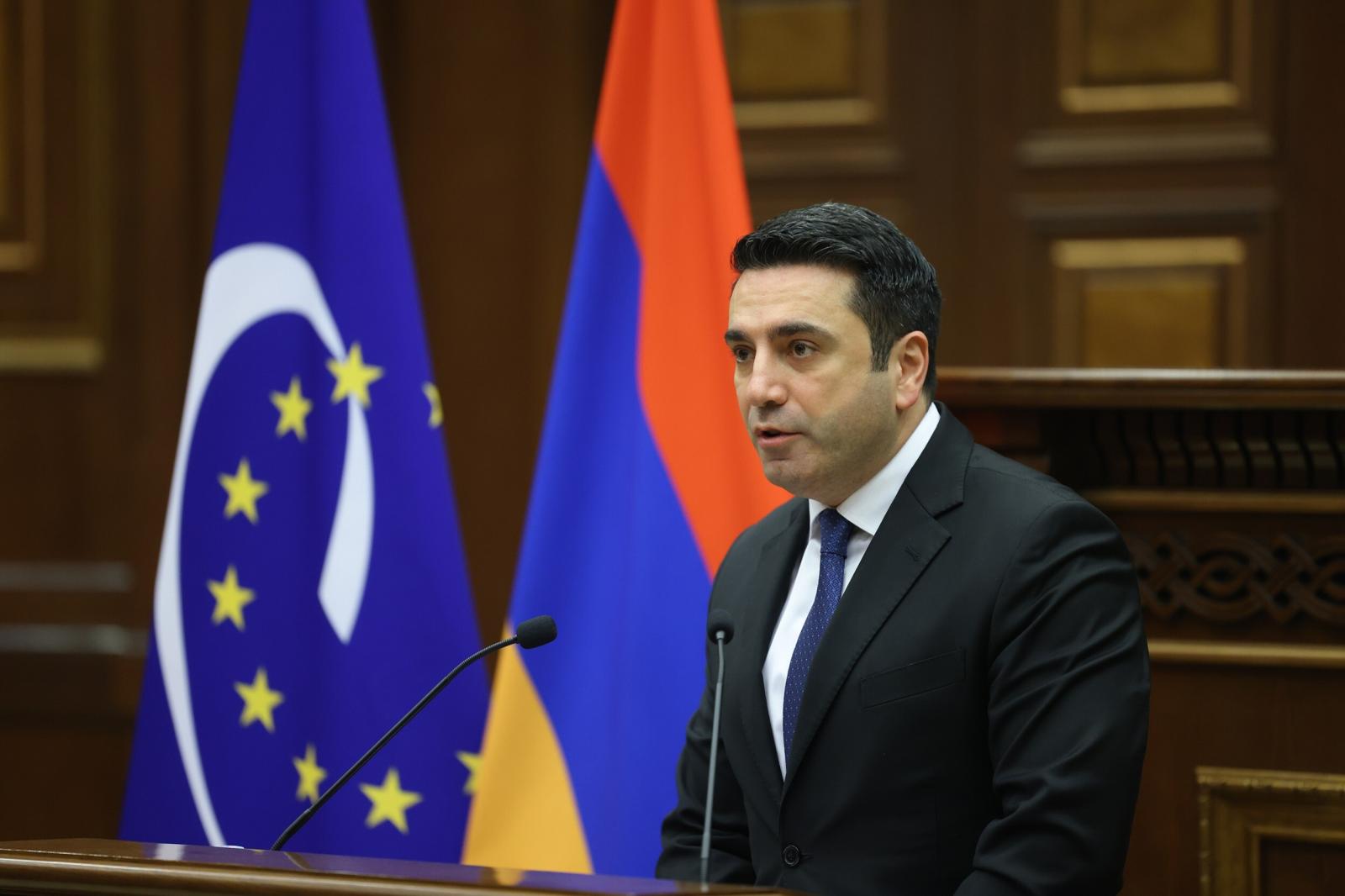 Հայաստանի առջև ծառացած են թե՛ անվտանգության, թե՛ հումանիտար ծանր խնդիրներ․ ՀՀ ԱԺ նախագահ