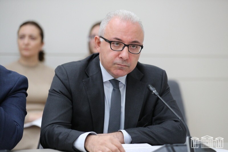 ԱԳՆ-ն առաջարկում է դիվանագետների համար հավելավճարը 3 տոկոսի փոխարեն սահմանել 80 տոկոս
