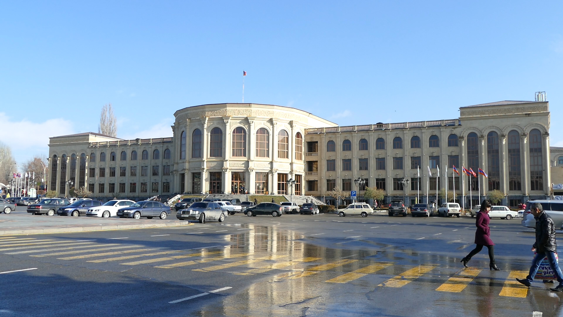 ՏԿԵ նախարարը Գյումրու համայնքապետարանի աշխատակազմին է ներկայացրել համայնքի ղեկավարի ժամանակավոր պաշտոնակատարին