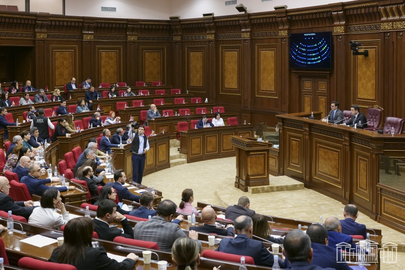 Քննարկվել են երկրորդ ընթերցման ներկայացված մի շարք նախագծեր