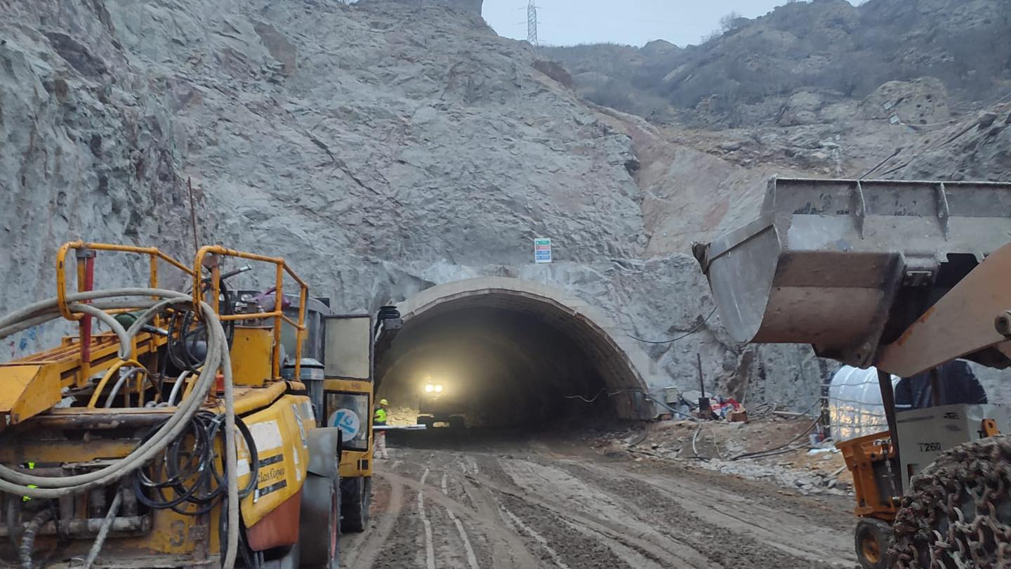Շարունակվում են Հյուսիս-հարավ ճանապարհի Տրանշ-4-ի Քաջարան-Ագարակ 32կմ հատվածի կառուցման աշխատանքները