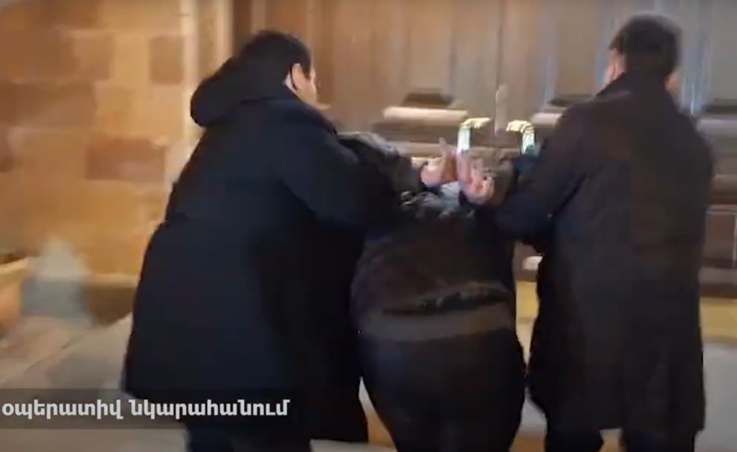 Երևանում 50-ամյա տղամարդը ձերբակալվել է ապօրինի զենք-զինամթերք և թմրանյութ պահելու համար