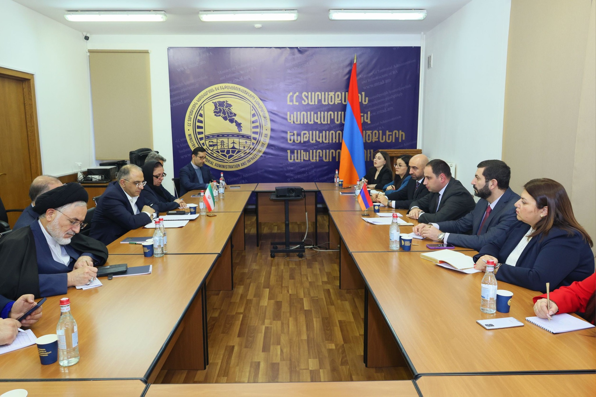 Դավիթ Խուդաթյանն ընդունել է Իրանի Մեջլիսի Իրան-Հայաստան բարեկամական խմբի ղեկավարի գլխավորած պատվիրակությանը