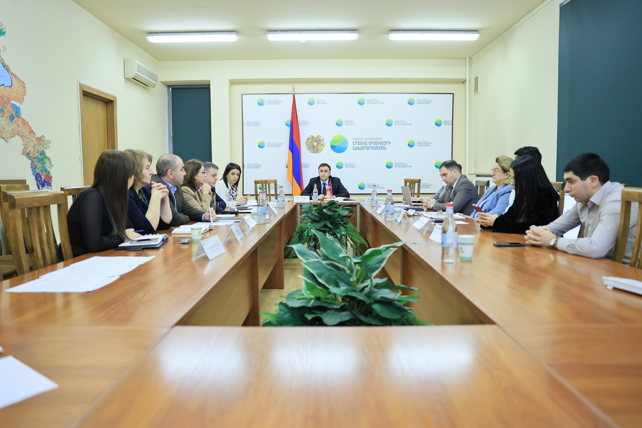 Մթնոլորտային օդի որակը և մոնիթորինգի կարողություններն Հայաստանի Հանրապետությունում․ քննարկում Շրջակա միջավայրի նախարարությունում