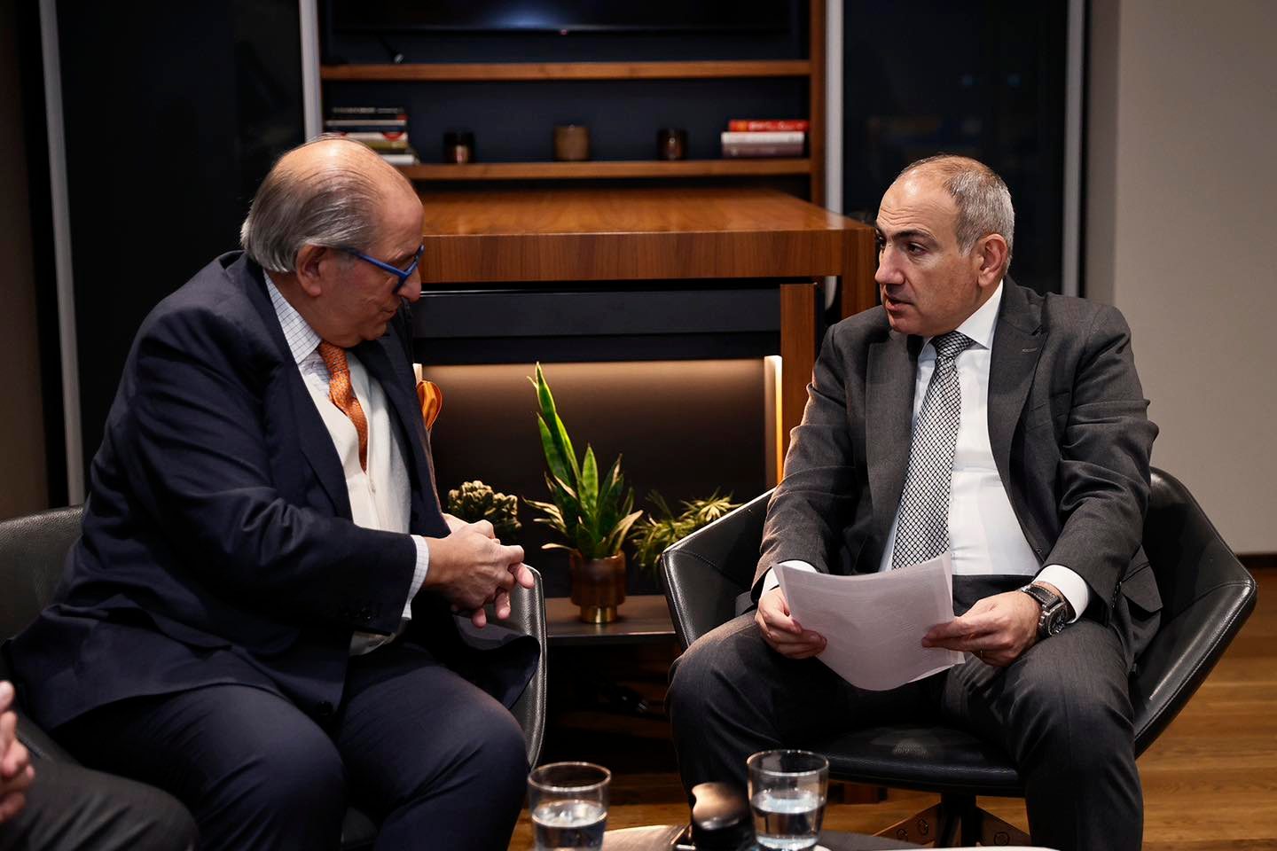 Նիկոլ Փաշինյանը հանդիպել է շվեյցարահայ գործարար և բարերար Վահե Գաբրաշի հետ