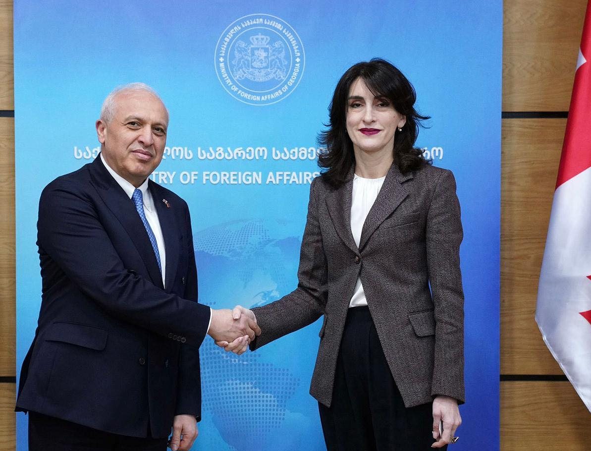 Դեսպան Աշոտ Սմբատյանը հանդիպել է Վրաստանի ԱԳ նախարարի հետ