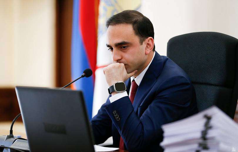 Այս պահին ակտիվ բանակցություններ ենք վարում 18 մետրանոց 250 նոր ավտոբուս ձեռք բերելու համար․ Ավինյան