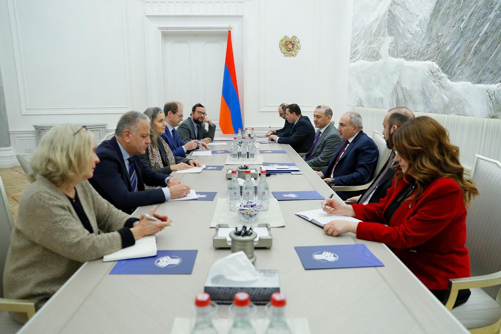ԵՄ հատուկ ներկայացուցիչը մանրամասներ է ներկայացրել Հայաստան և Ադրբեջան կատարած այցերից