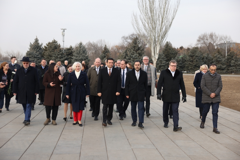 Հյուսիսային Եվրոպա-Բալթյան երկրներ համագործակցության ձևաչափի խորհրդարանների պատվիրակությունն այցելել է Ծիծեռնակաբերդի հուշահամալիր