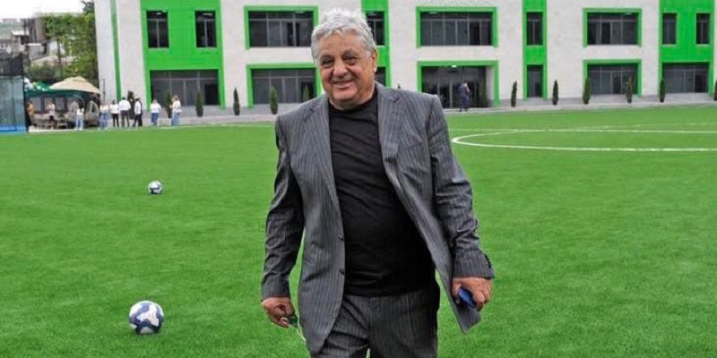 Ձեր անունը ոսկե տառերով է գրվել հայկական ֆուտբոլի և Երևանի «Արարատ» ակումբի փառավոր պատմության էջերում. Ժաննա Անդրեասյանը՝ Խորեն Հովհաննիսյանին