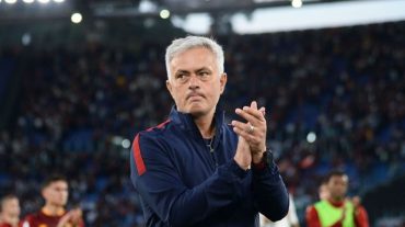 Մոուրինյուն կարող է վերադառնալ Անգլիա