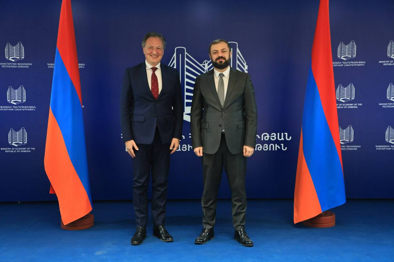 Մենք պատրաստ ենք ամեն ինչ անել Հայաստանի և Իտալիայի տնտեսական կապերն առավել ամրապնդելու ուղղությամբ. Գևորգ Պապոյանն ընդունել է Իտալիայի դեսպանին