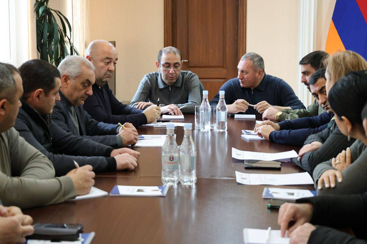 Ստեփանավանի համայնքապետարանում քննարկվել են Աշոտաբերդ թաղամասում տեղի ունեցած հրդեհի հետևանքների վերացման ուղղությամբ իրականացվող աշխատանքները