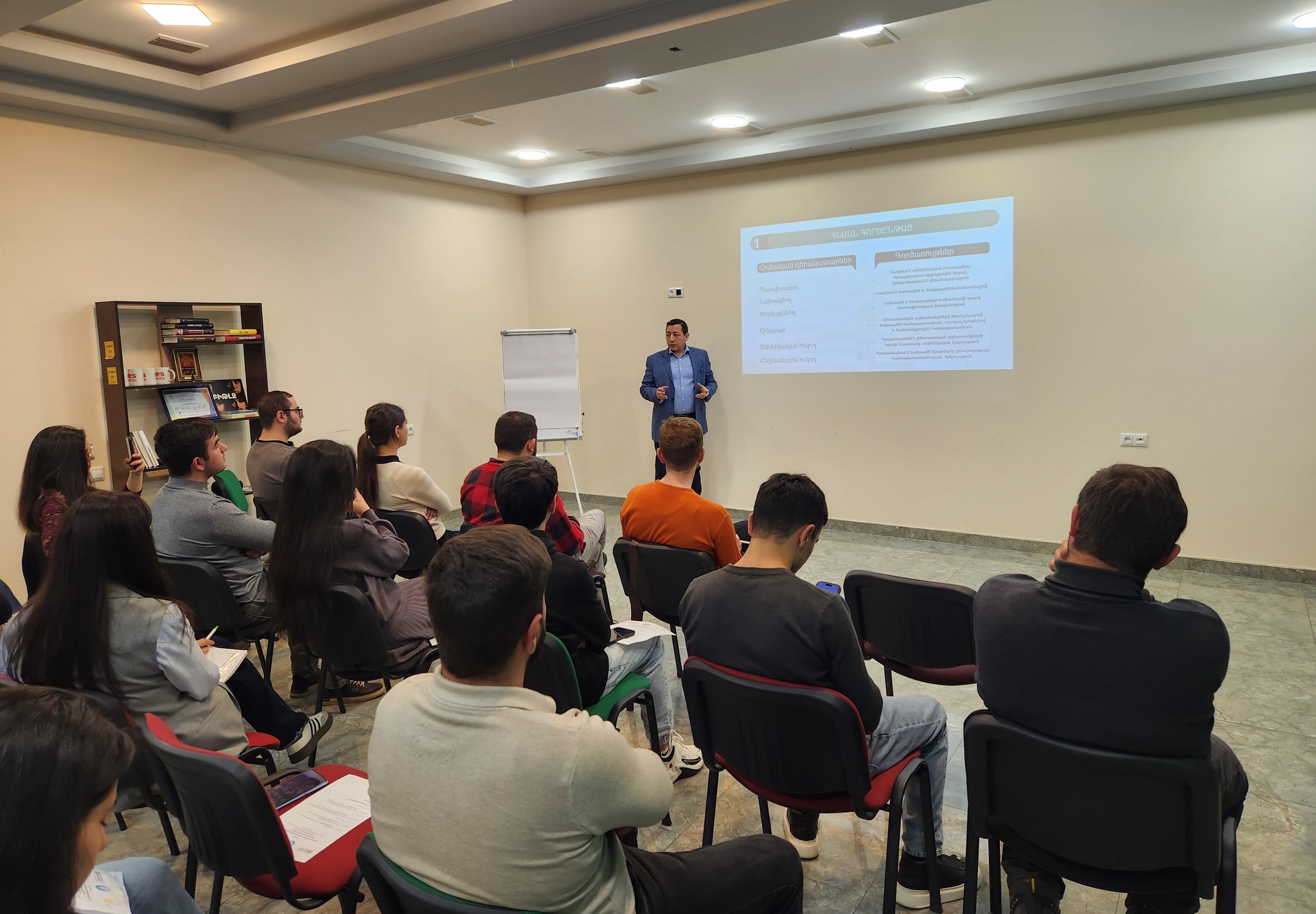 Քաղաքաշինության կոմիտեի նախագահն ուսանողներին ներկայացրել է շինարարական ծրագրերի իրականացման առանձնահատկությունները